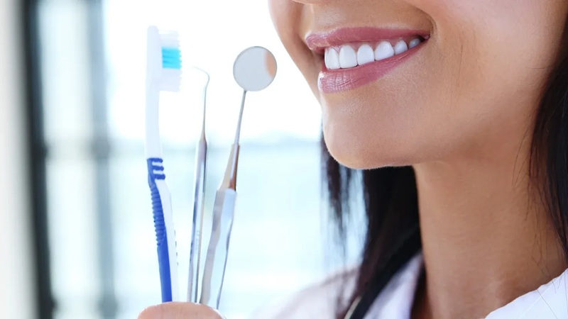 مزایا و معایب روشهای مختلف سفید کردن دندان